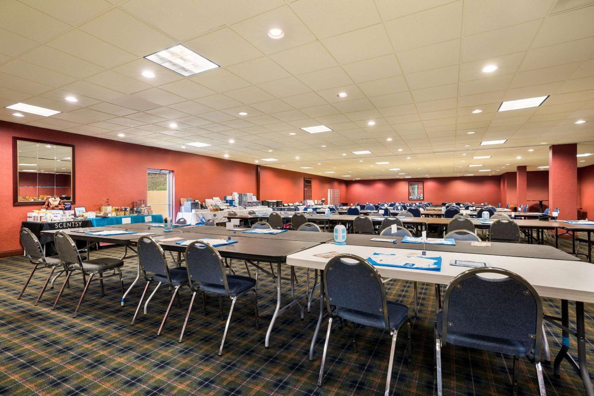 Suburban Studios Syracuse Fairgrounds エクステリア 写真