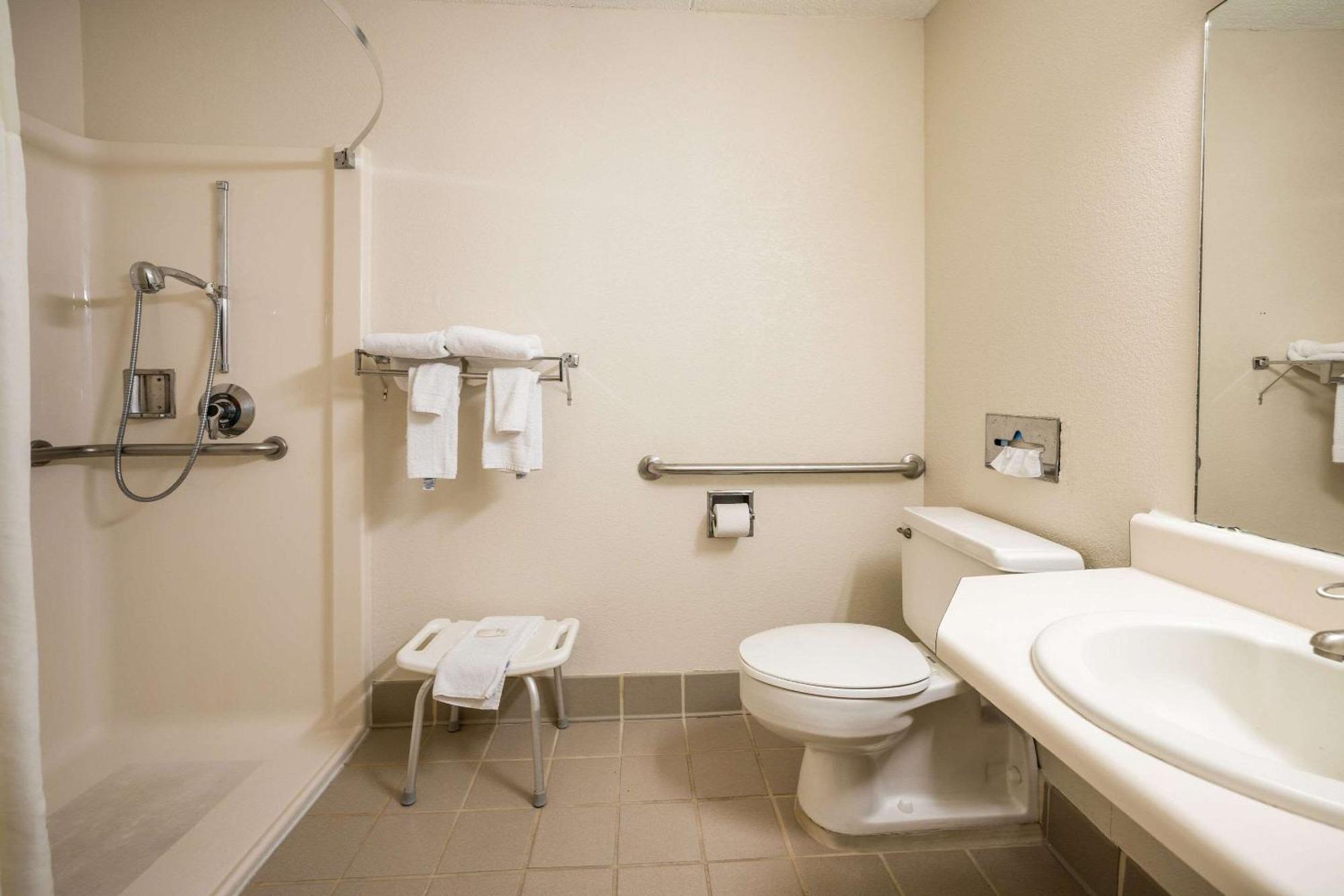 Suburban Studios Syracuse Fairgrounds エクステリア 写真