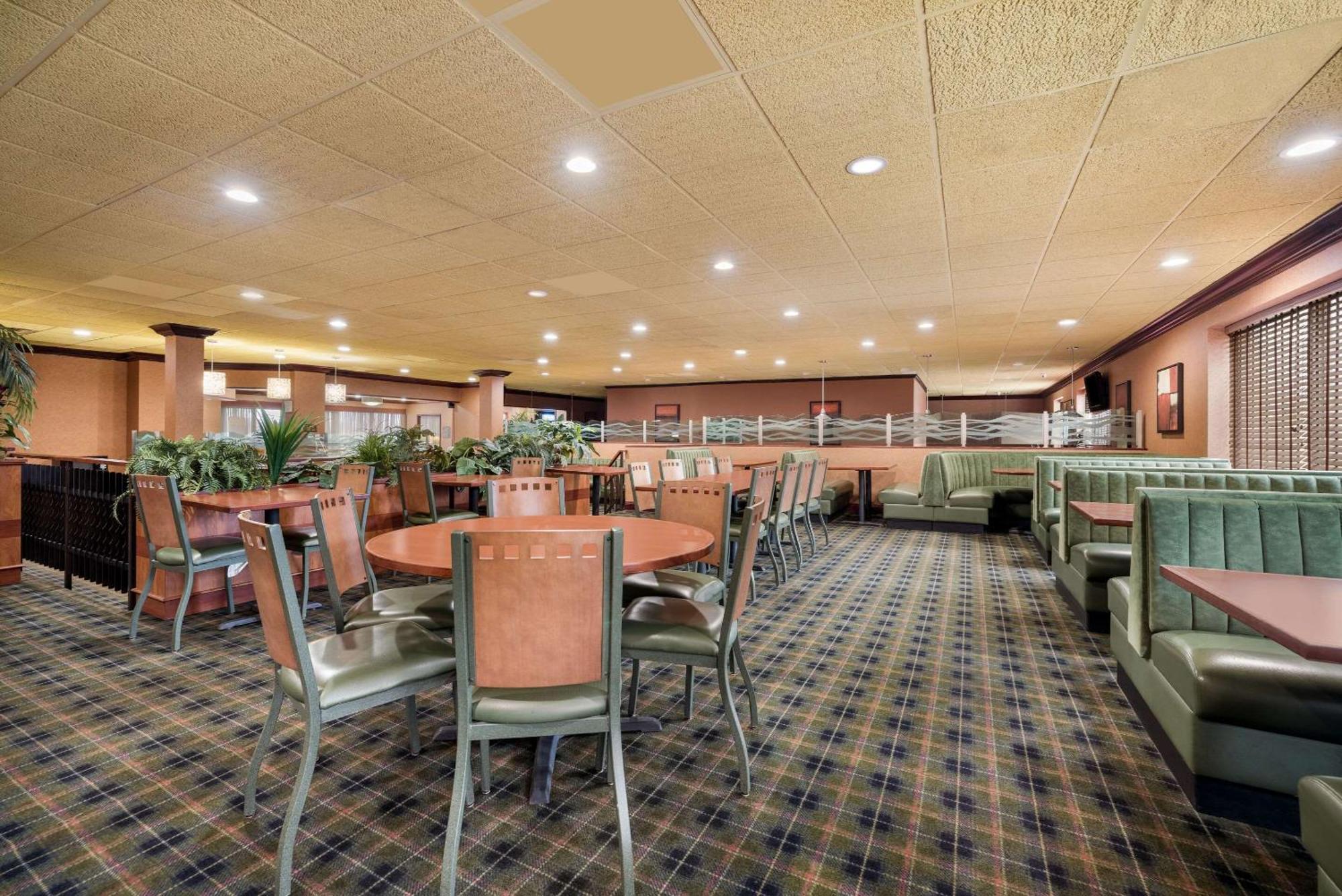 Suburban Studios Syracuse Fairgrounds エクステリア 写真