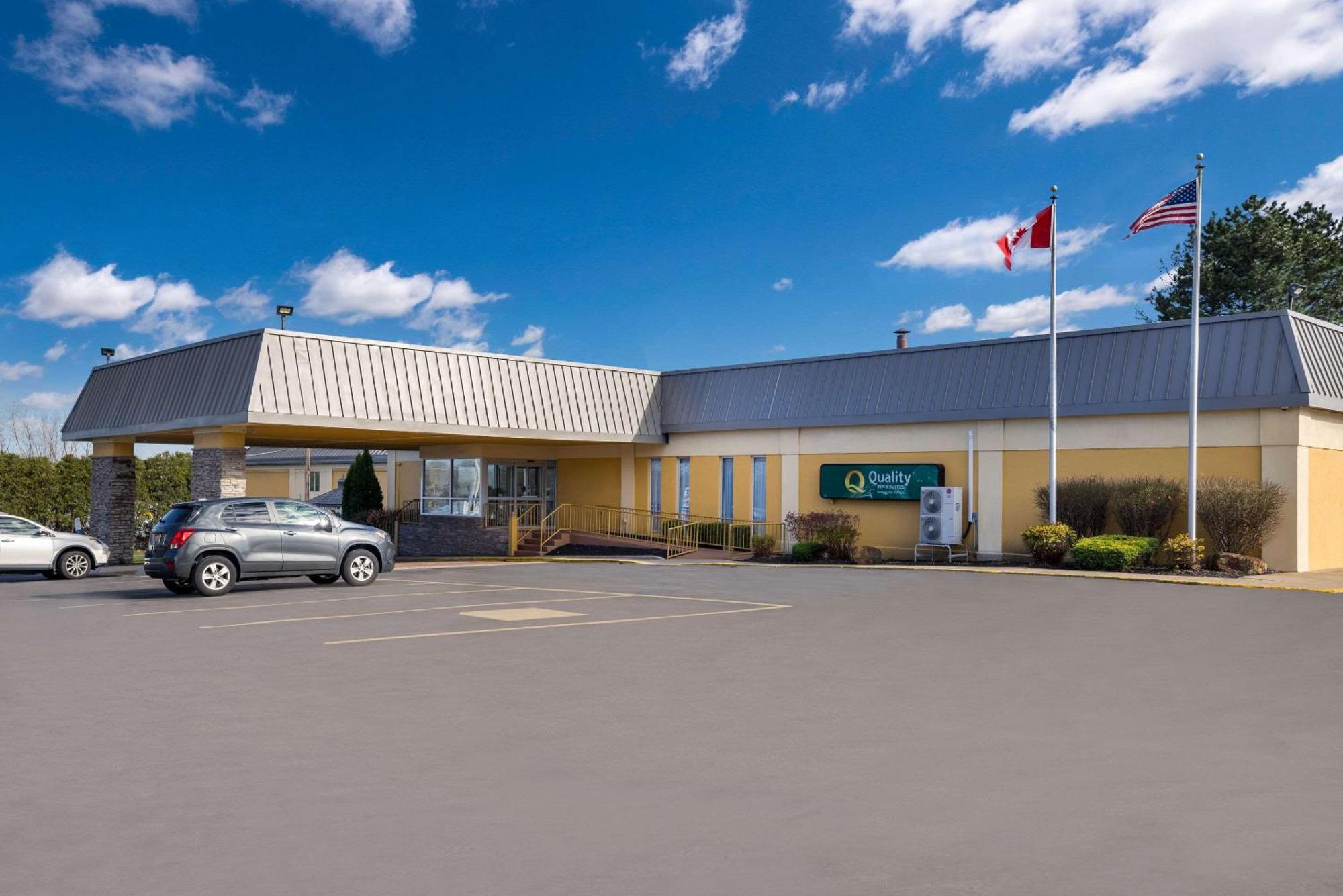 Suburban Studios Syracuse Fairgrounds エクステリア 写真